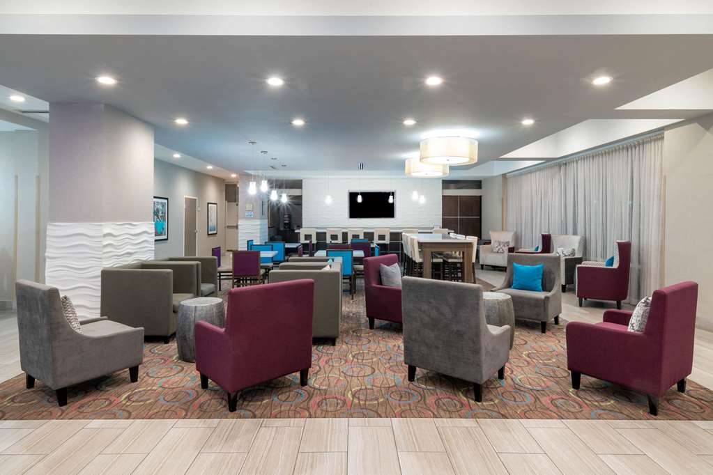 La Quinta Inn & Suites by Wyndham Forsyth - photo 7