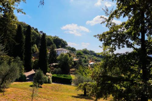 Agriturismo Terra Volonteri — 4-Star Luxury Hotel in Montecatini-Terme, Italy
