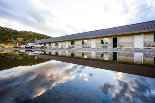 Oyo Riverside Inn John Day Or - photo 6