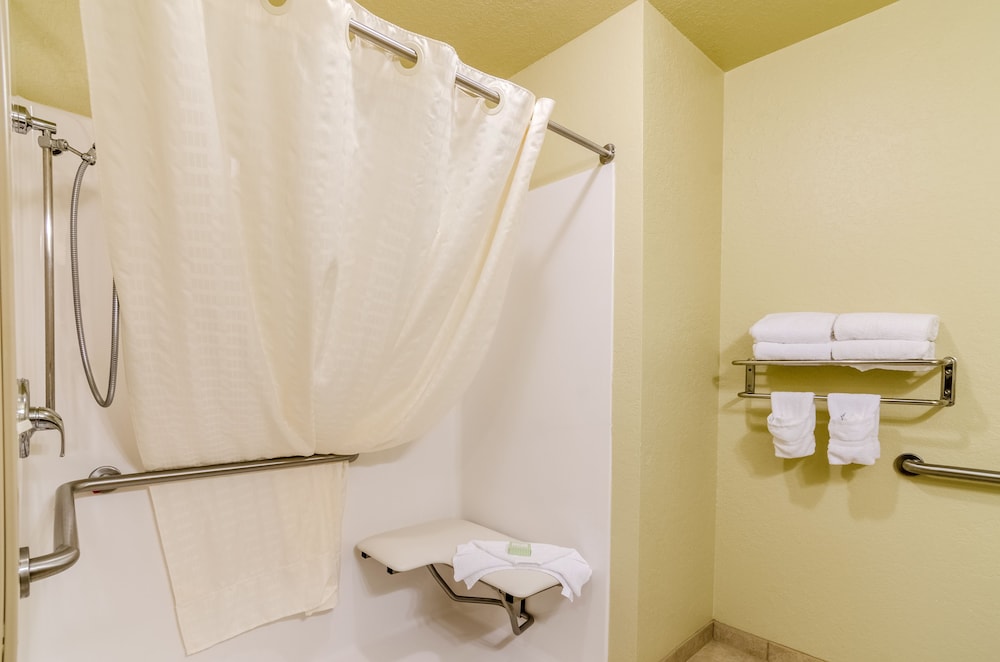 Cobblestone Inn & Suites Kersey - photo 26