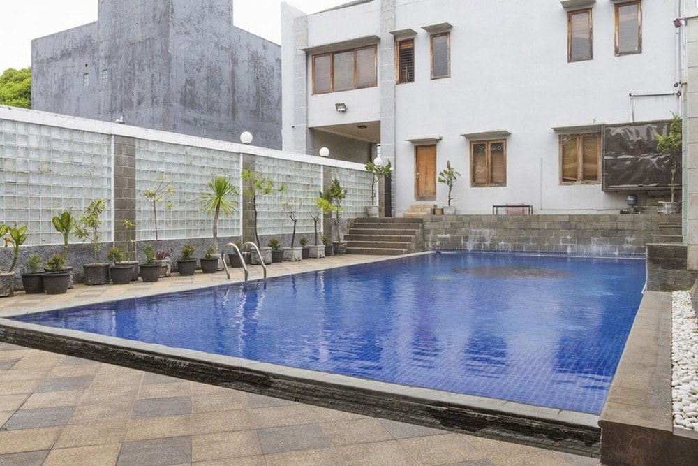 RedDoorz near Jatinangor Town Square in Cileunyi, Indonesia