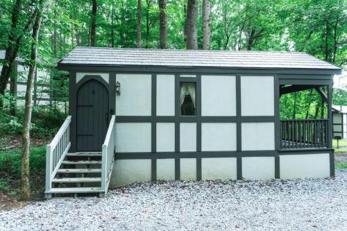Tiny Home Cottage Near the Smokies #6 Greta - photo 2