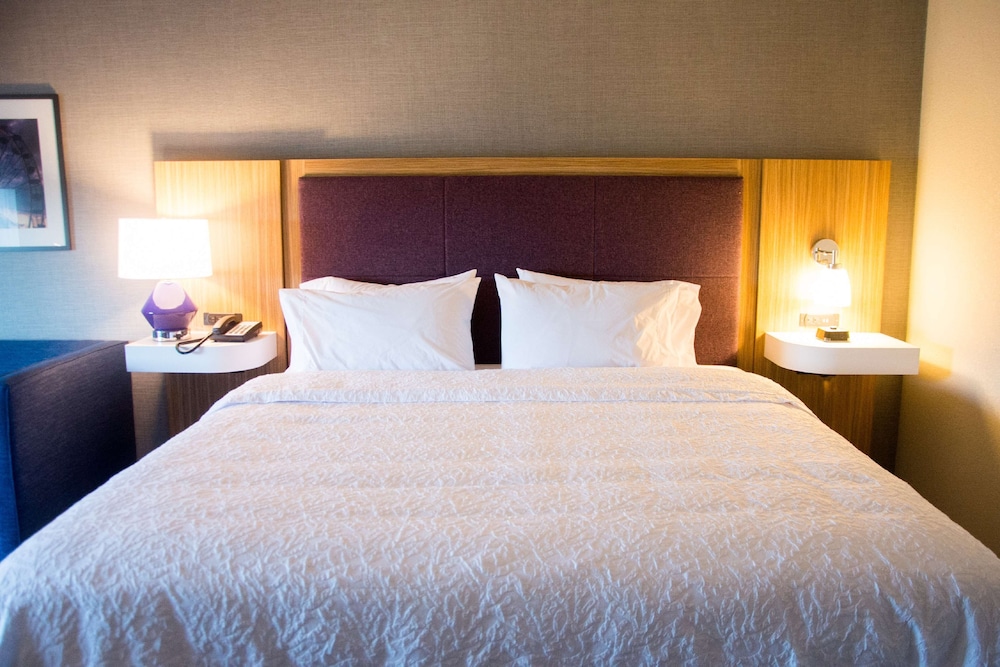 Hampton Inn & Suites by Hilton Warrington Horsham - photo 13