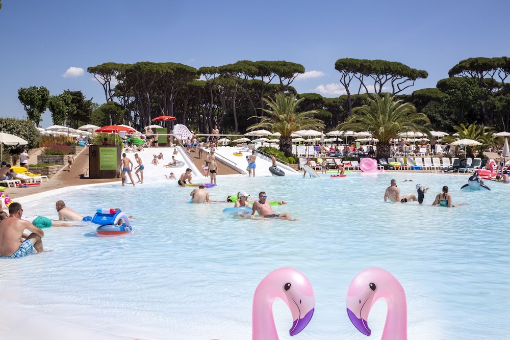 Hu Park Albatros Village in San Vincenzo, Italy