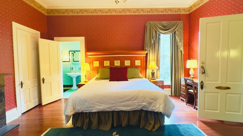 Rothschild Pound House Inn - photo 14