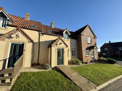 Our House Part of the The Bay Filey Holiday Village with pool gym and direct beach access pub restaurant tennis and meadows walks — 4-Star Luxury Hotel in Filey, United Kingdom