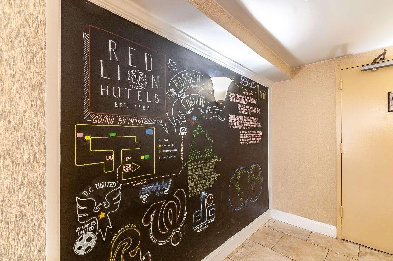 Red Lion Hotel Rosslyn Iwo Jima - photo 37