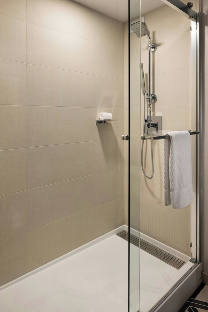 Oshkosh Marriott Waterfront Hotel & Convention Center - photo 25