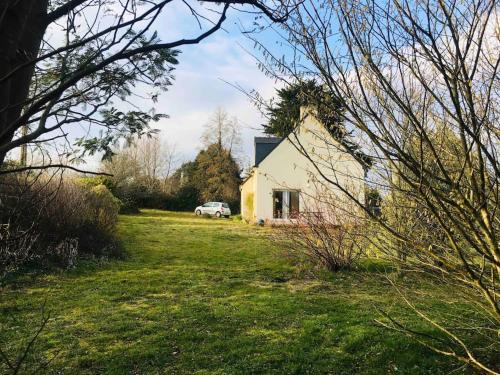 L Eucalyptus Blanc claire paisible fonctionnelle — hotel in Plouhinec