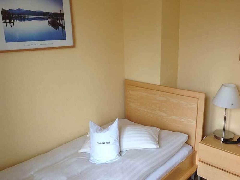 Teutonia Hotel — Bad Meinberg — photo 4
