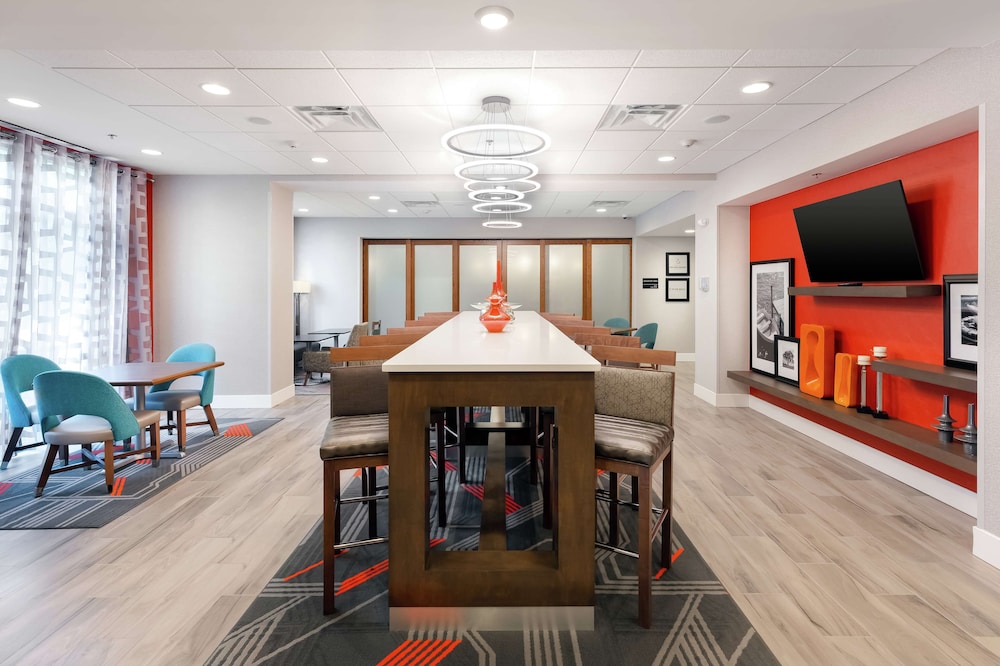 Hampton Inn Acworth - photo 35