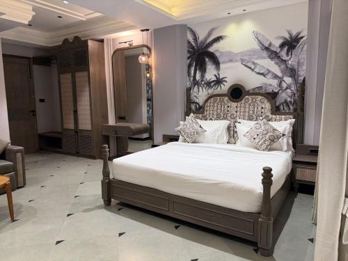 The Luxury Tiger At Lake Pichola in Udaipur, India