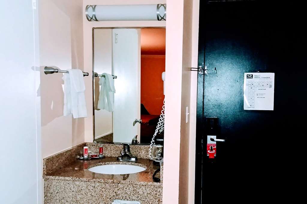 Econo Lodge Milldale Southington - photo 26