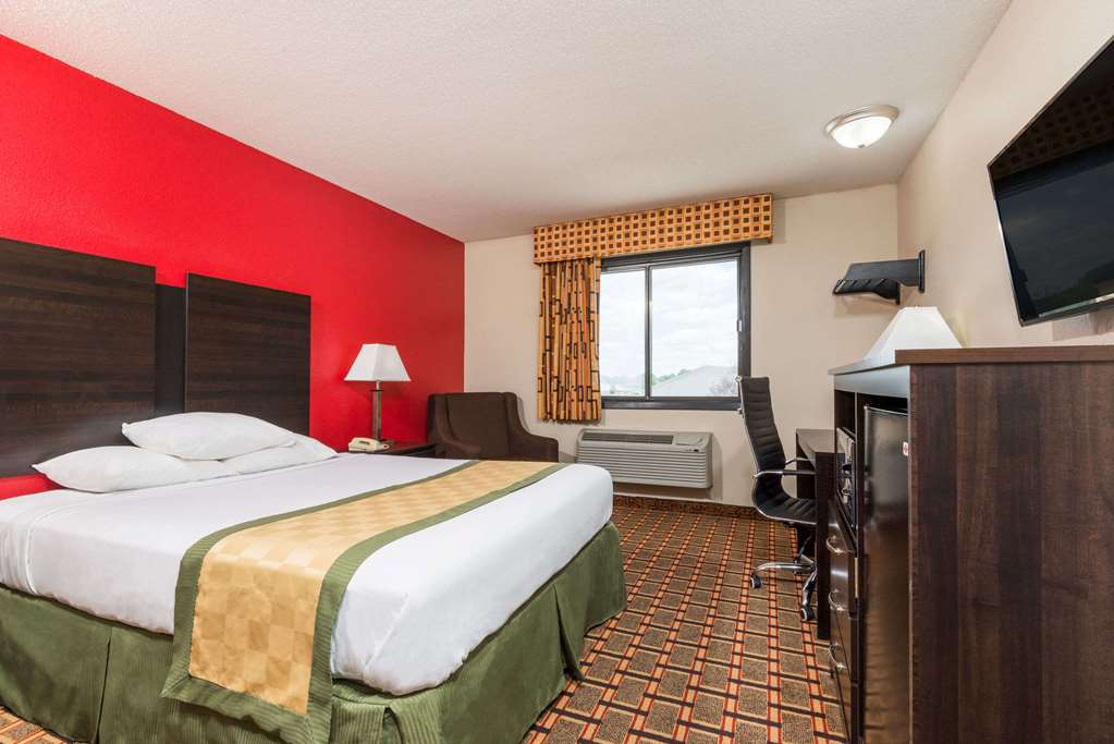 Days Inn by Wyndham Muncie Ball State University - photo 9