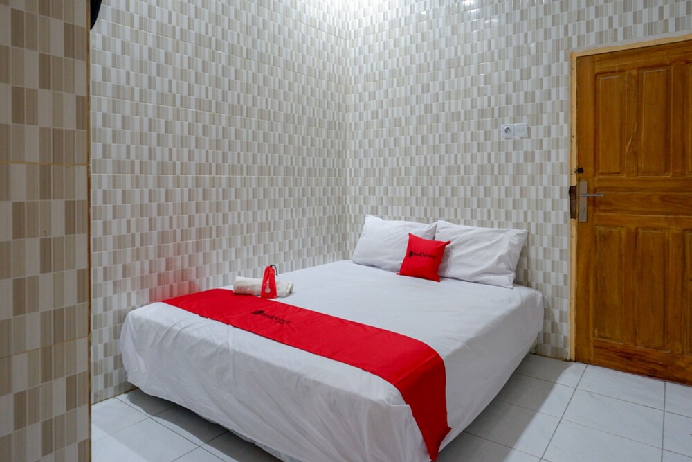 Reddoorz Near Lippo Plaza Kendari — Kendari