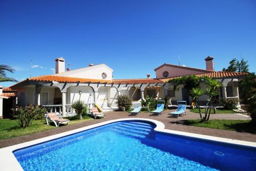 Riumar Four Seasons 200m to beach On Site Service dog beach in Deltebre, Spain