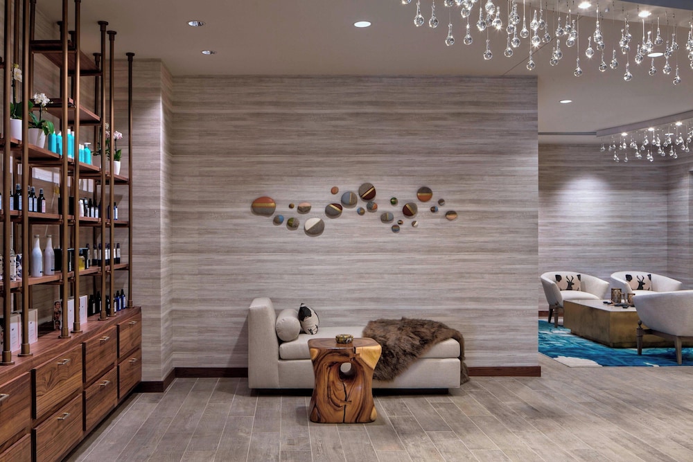 Gaylord Rockies Resort & Convention Center - photo 2