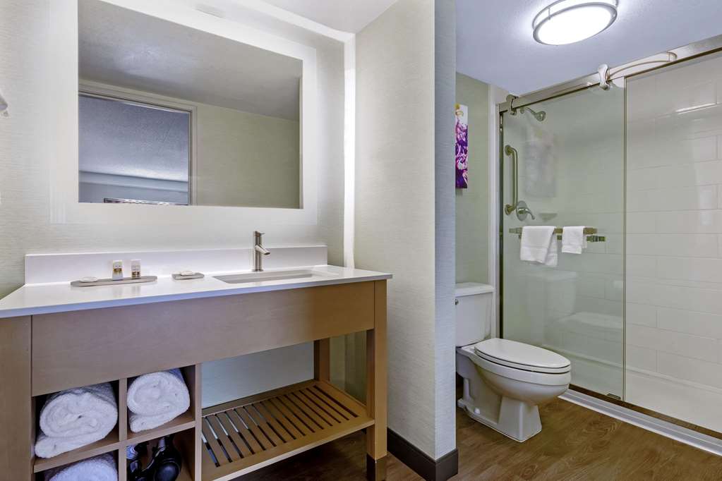 La Quinta Inn & Suites by Wyndham San Francisco Airport N - photo 19