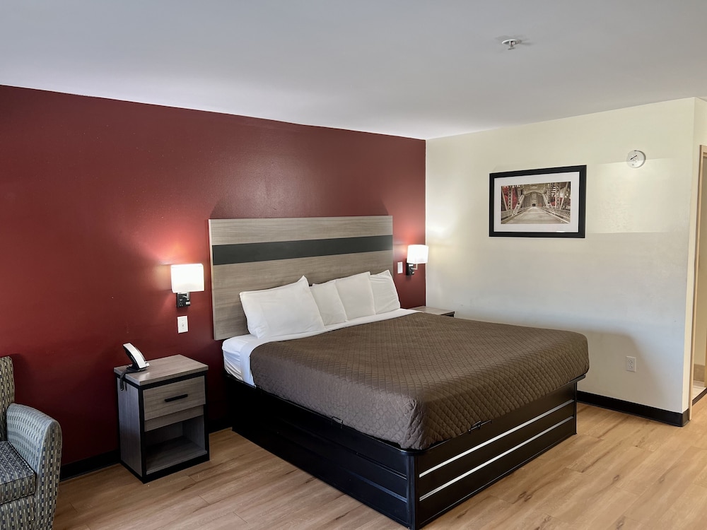 Saffron Inn & Suites - photo 5