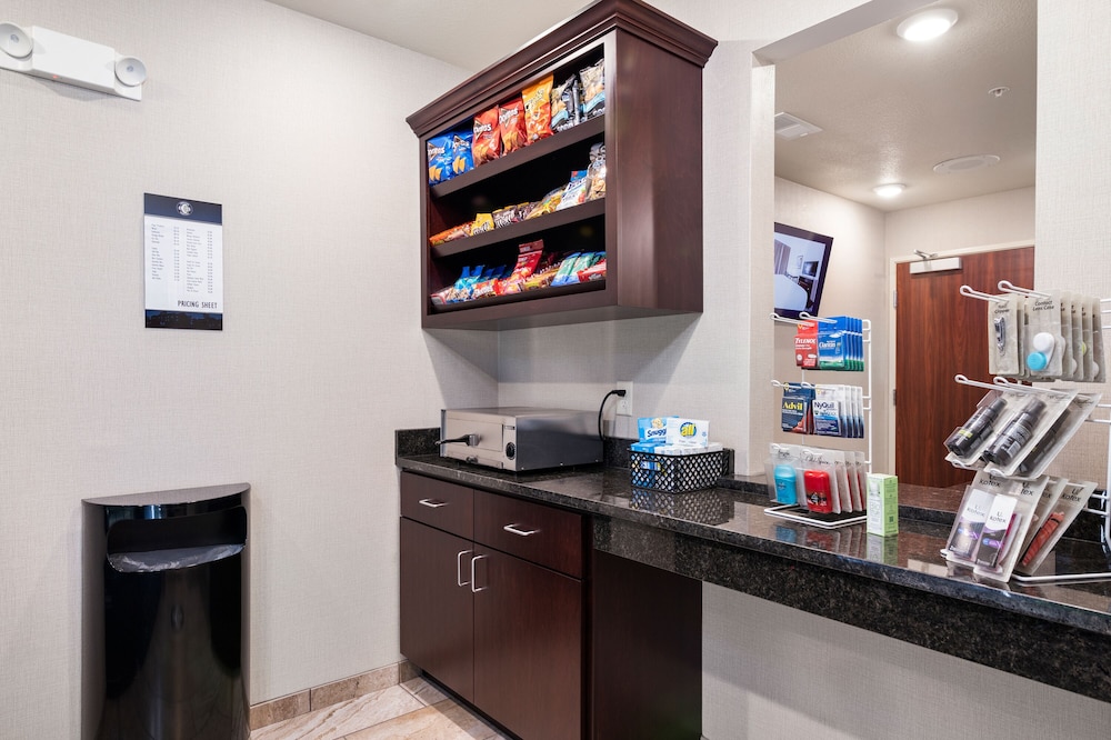 Cobblestone Inn & Suites Yuma - photo 64