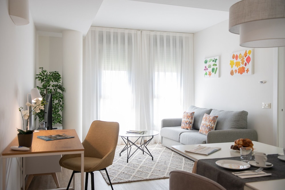 Aparthotel Aura Park Fira Barcelona — hotel in L'hospitalet De Llobregat