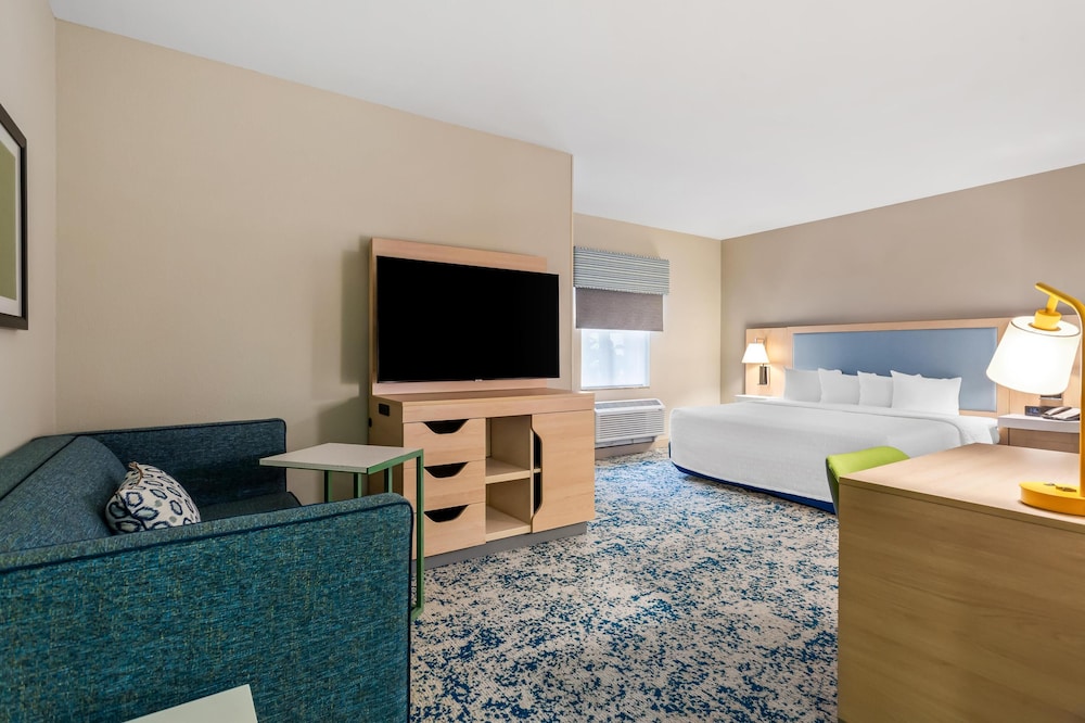 Hampton Inn & Suites St. Petersburg Downtown - photo 21