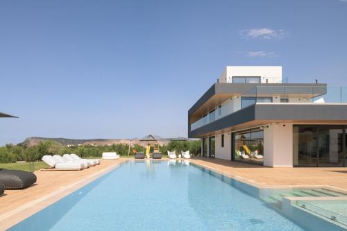 Aesthea 5 star Villa 2Pools Gym Cinema Sauna By ThinkVilla — 4-Star Luxury Hotel in Prinos, Greece