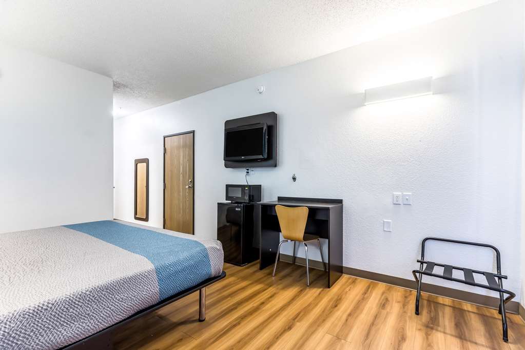 Motel 6 Indianapolis IN Southport - photo 16