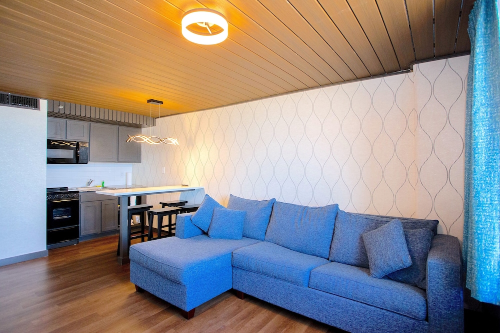 The Barclay Towers Resort Hotel - photo 15