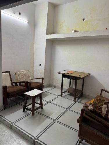 Magician locker room facility - last minute hotel in Unknown City