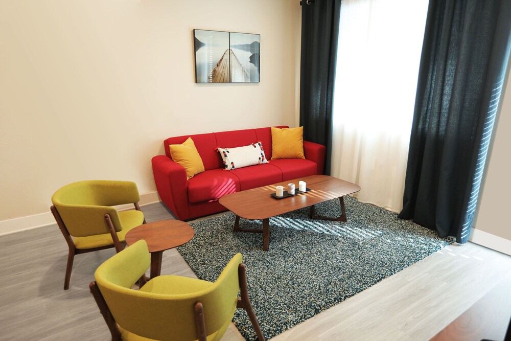 Downtown Cosmopolitan Suites - photo 18