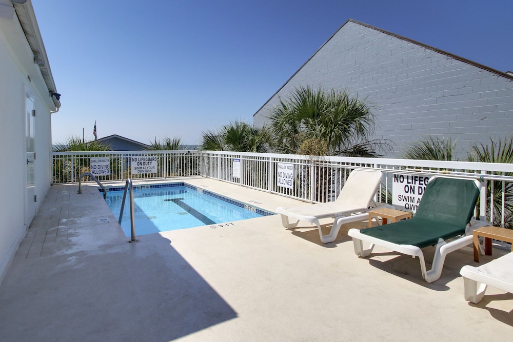Seaside Inn Oceanfront - photo 25