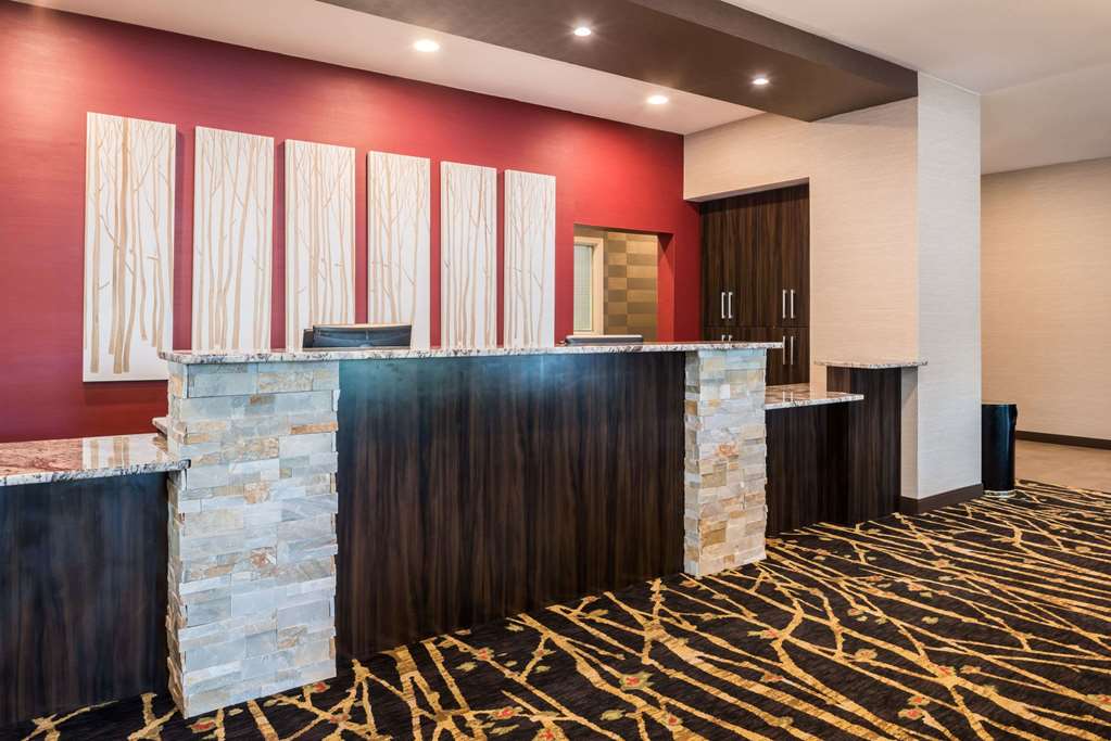 Ramada by Wyndham Grand Forks - photo 5