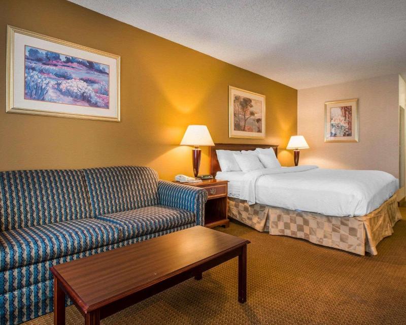Clarion Inn And Events Center Pueblo North - photo 9