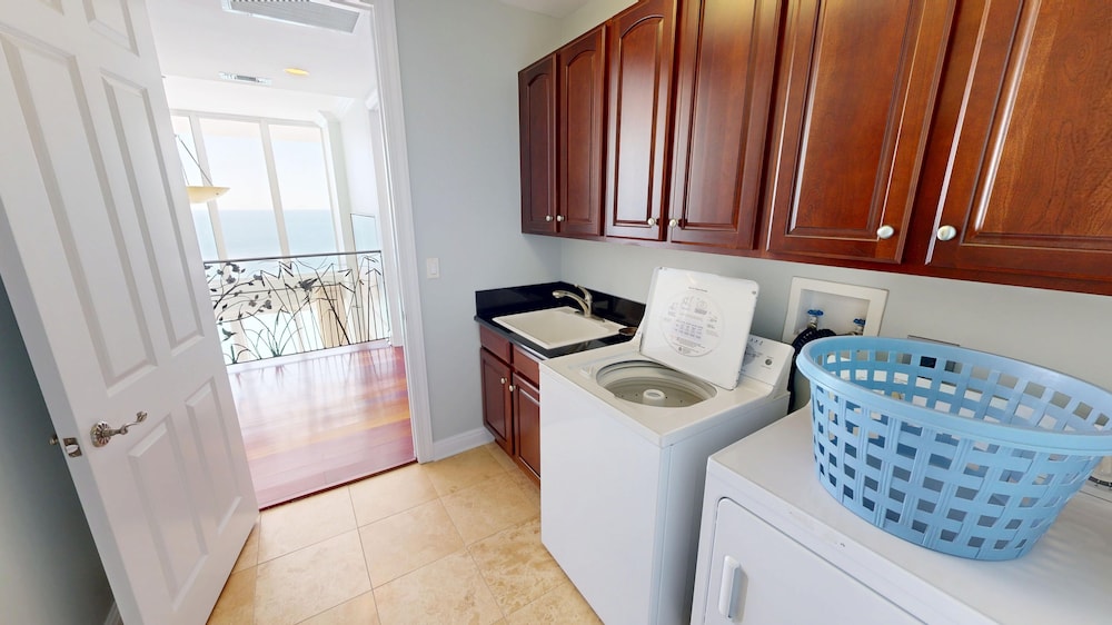 Silver Beach Towers 1905E is a Gulf Front 3 BR Penthouse Free Beach Service by RedAwning - photo 47