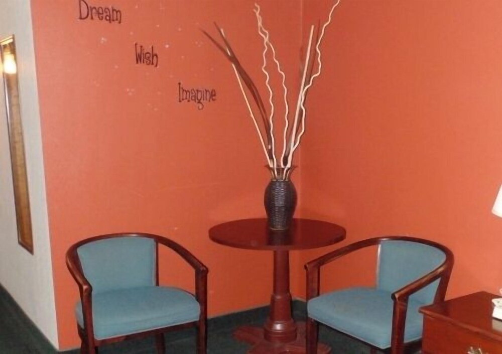 West Park Inn - photo 12