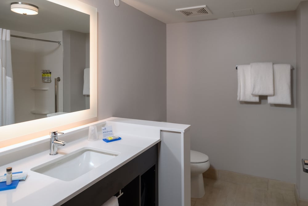 Holiday Inn Express & Suites Tulsa Downtown by IHG - photo 10