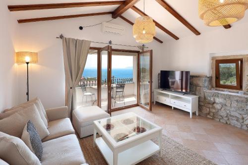 Villa Fani with Jacuzzi — 4-Star Luxury Hotel in Opatija, Croatia