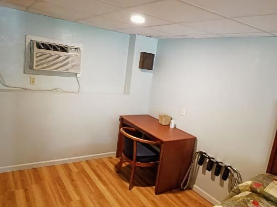 Wolds Motel Mt. Pleasant - photo 8