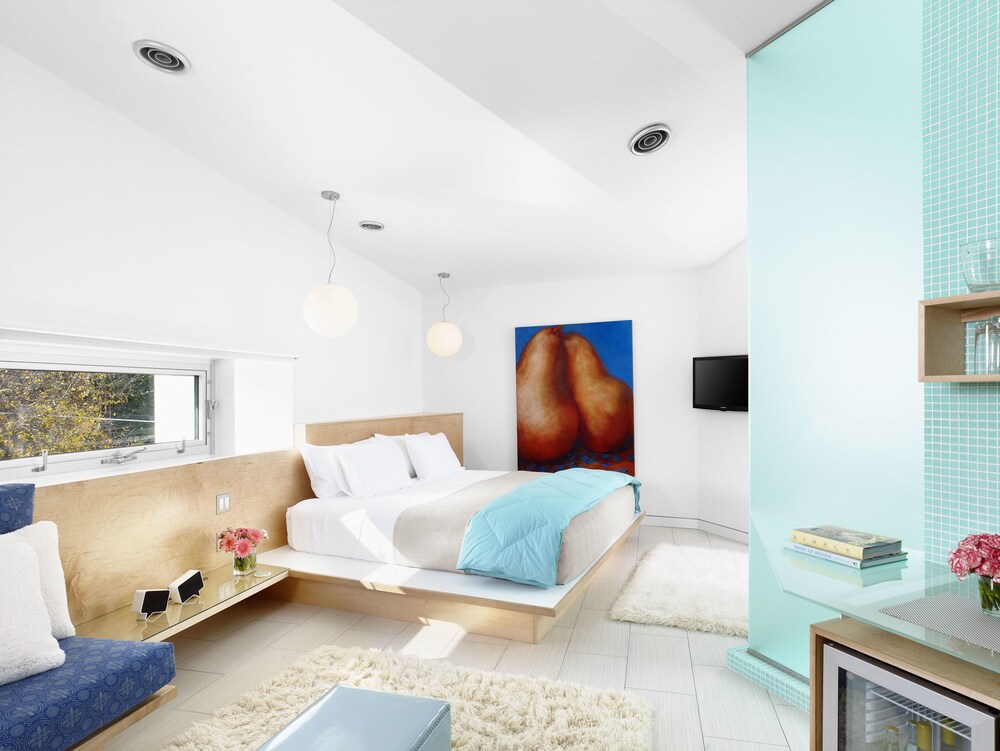 Frame Hotel Treehouse - carbon neutral hotel in Austin