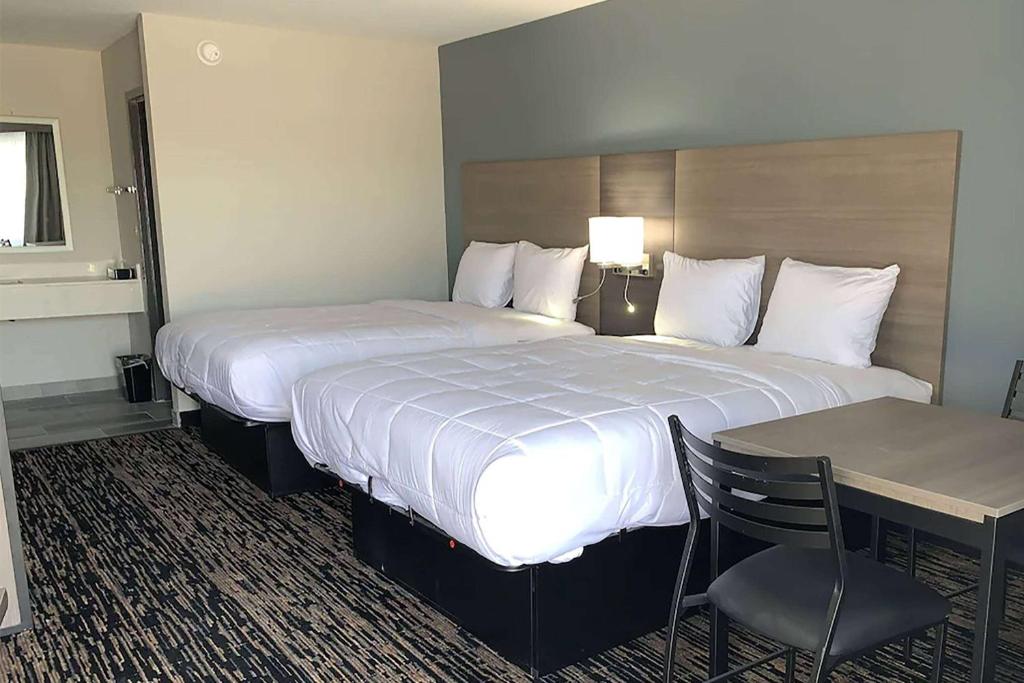 Super 8 by Wyndham Sulphur South - photo 8
