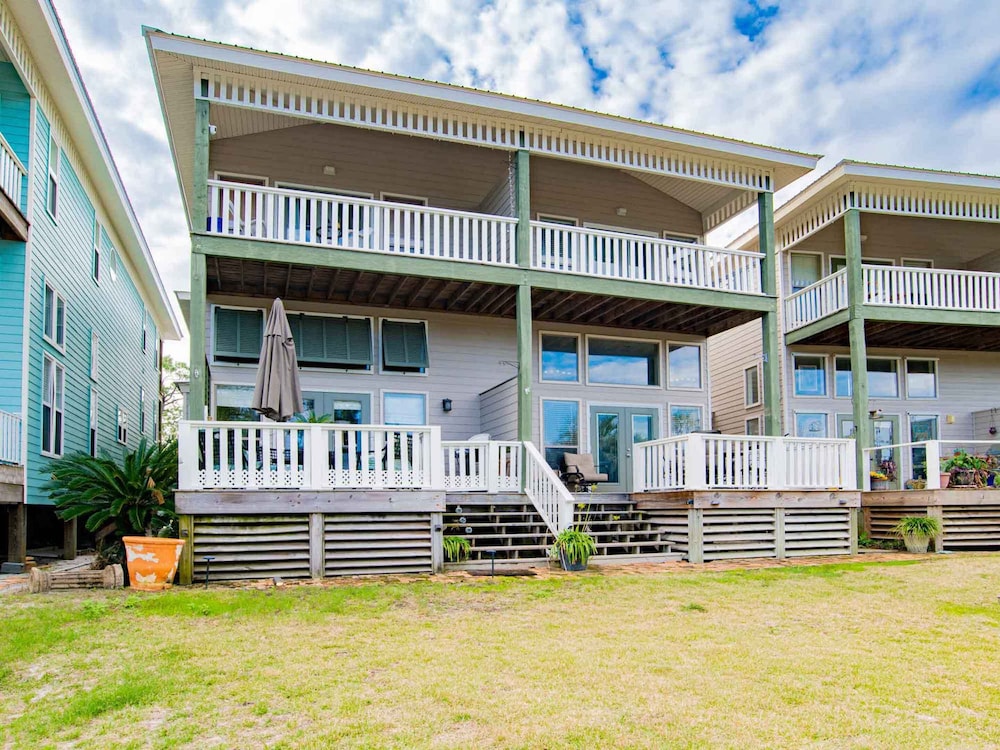 Turtle Creek #A by Southern Vacation Rentals — 4-Star Luxury Hotel in Orange Beach, United States