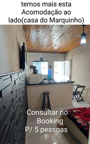 Quarto garagem portão automático banheiro wi fi tv frigobar e ventilador de teto in Aparecida, Brasil