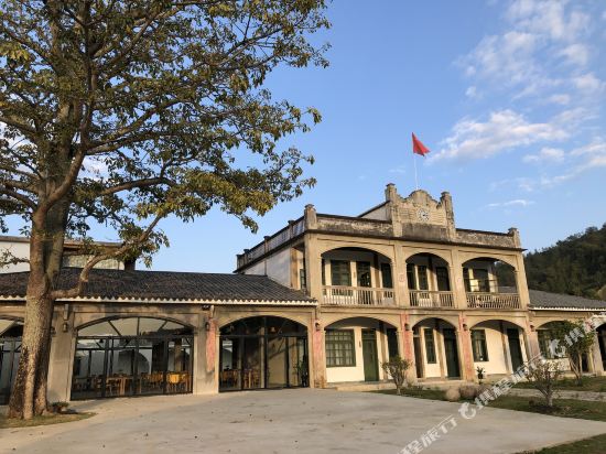 Heduli Paddy Field Homestay — 4-Star Luxury Hotel in Dabu, People's Republic of China