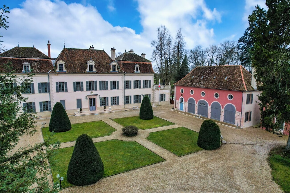 Château de Quincey — 4-Star Luxury Hotel in Quincey, France