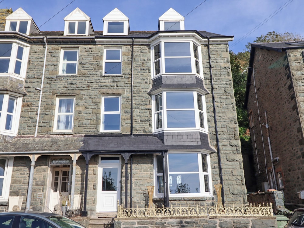 Gwynfa - carbon neutral hotel in Barmouth
