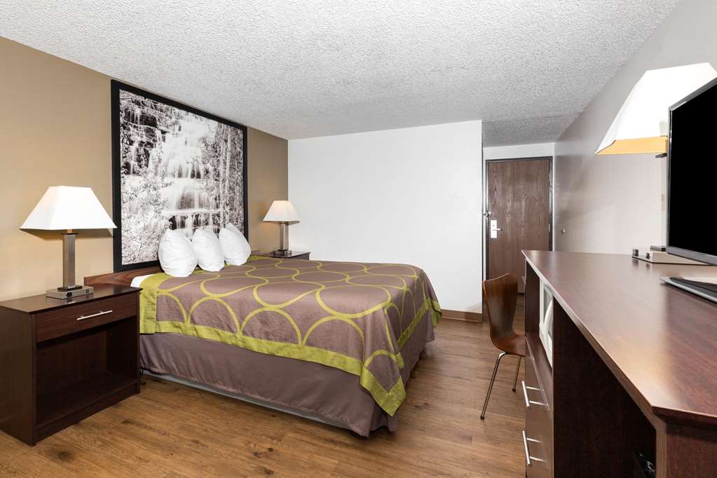 Super 8 by Wyndham Missoula Brooks Street - photo 12