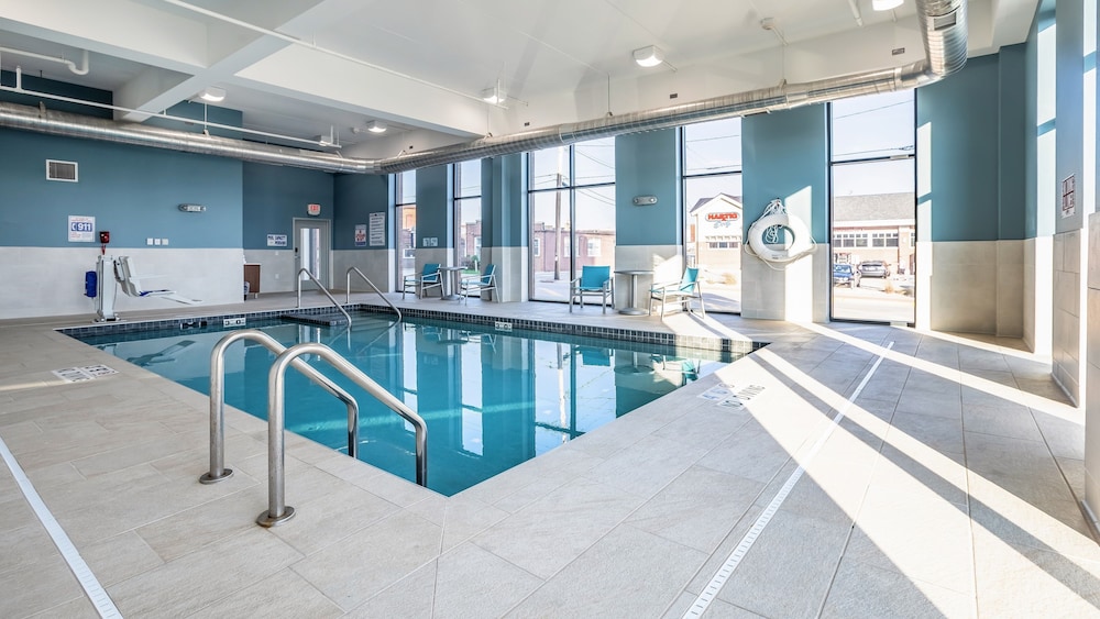 Holiday Inn Express and Suites Platteville by IHG - photo 18