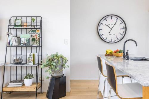 Freemans Bay Botanical Loft Walk to Ponsonby & Waterfront — 4-Star Luxury Hotel in Auckland, New Zealand