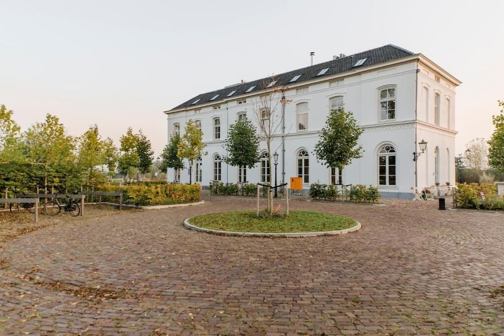 Boutique Hotel De Witte Dame — Abcoude